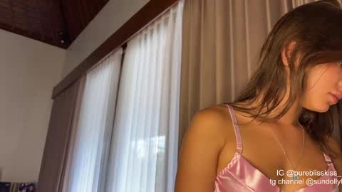 lxsundolyxl_ online show from 7, 5, 2026