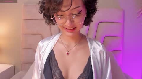 Snapshot of lyalee chatting on 4, 11, 2025 Lya Lee online show from 4, 11, 2025