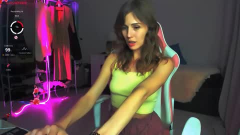 Snapshot of lyalyaextravaganza chatting on 5, 10, 2025 lya online show from 5, 10, 2025