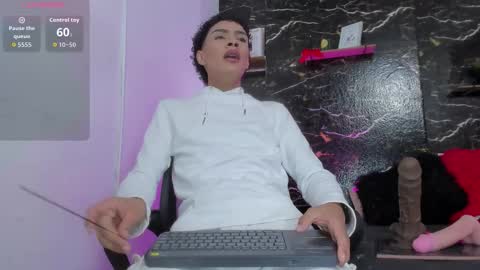 lyan_hots_ online show from 12, 11, 2025