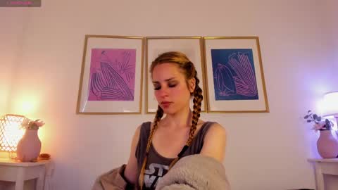 Snapshot of lyana_xz chatting on 30, 5, 2026 LYA online show from 30, 5, 2026