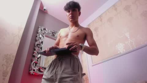 Lyan online show from 5, 2, 2026