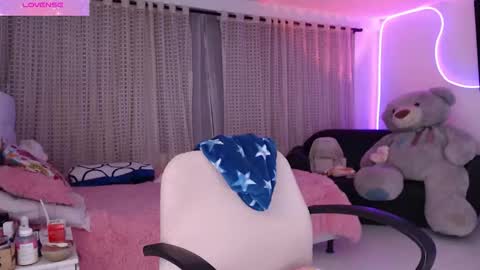 Snapshot of lyann_ chatting on 22, 10, 2025 Lyann online show from 22, 10, 2025