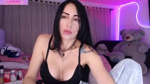 Snapshot of lyann_ chatting on 24, 10, 2025 Lyann online show from 24, 10, 2025