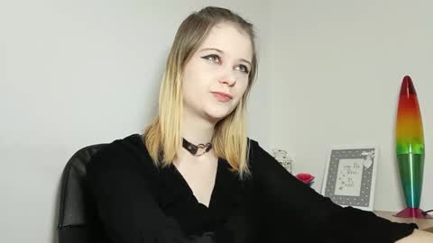 Snapshot of lydiasunny chatting on 17, 9, 2025 Lydia online show from 17, 9, 2025