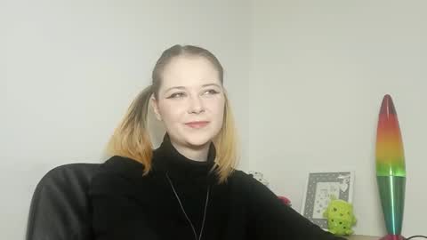 Snapshot of lydiasunny chatting on 2, 10, 2025 Lydia online show from 2, 10, 2025