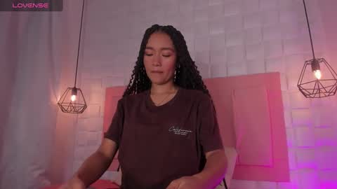 Lyhana Lee online show from 27, 1, 2025