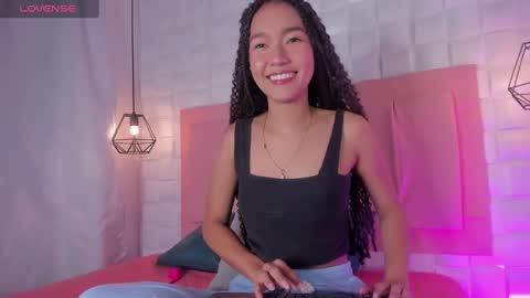 Lyhana Lee online show from 1, 2, 2025