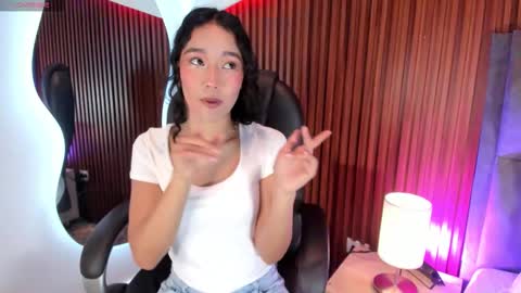 Lyhana Lee online show from 27, 9, 2025