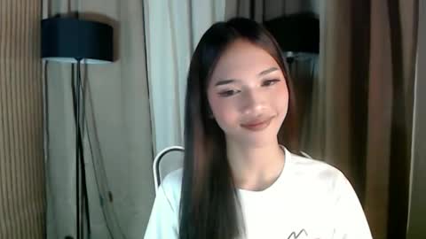 Snapshot of lykaloops chatting on 10, 3, 2026 LYKA LOOPS online show from 10, 3, 2026