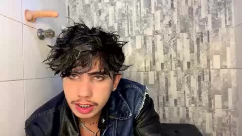 Snapshot of lylebennett_ chatting on 22, 9, 2025 Lyle Bennett Freelance Model online show from 22, 9, 2025