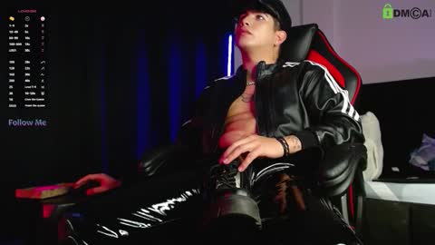 Snapshot of lylebennett_ chatting on 8, 10, 2025 Lyle Bennett Freelance Model online show from 8, 10, 2025