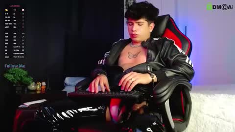 Snapshot of lylebennett_ chatting on 9, 10, 2025 Lyle Bennett Freelance Model online show from 9, 10, 2025