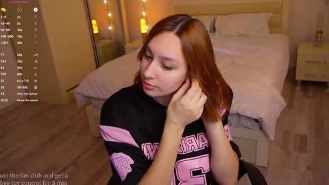 Snapshot of lylianrosse chatting on 1, 11, 2025 Lylian online show from 1, 11, 2025