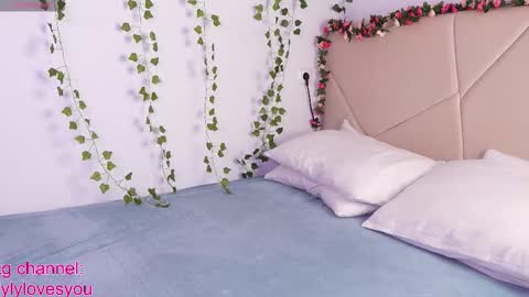 Snapshot of lyly_loveyou chatting on 4, 10, 2025 Lyly   online show from 4, 10, 2025