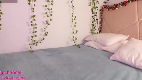Snapshot of lyly_loveyou chatting on 9, 10, 2025 Lyly   online show from 9, 10, 2025