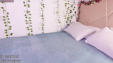 Snapshot of lyly_loveyou chatting on 1, 12, 2025 Lyly online show from 1, 12, 2025