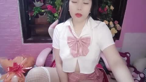 lyly_sweet97 online show from 25, 2, 2025
