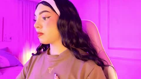 Lyna love online show from 16, 12, 2025