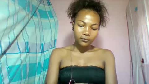 Snapshot of lyndah19 chatting on 20, 12, 2025 lyndah19 online show from 20, 12, 2025