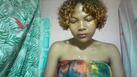 Snapshot of lyndah19 chatting on 5, 1, 2026 lyndah19 online show from 5, 1, 2026