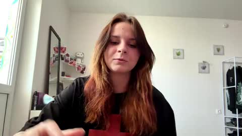 Snapshot of lynhittner chatting on 15, 4, 2026 Sophia online show from 15, 4, 2026