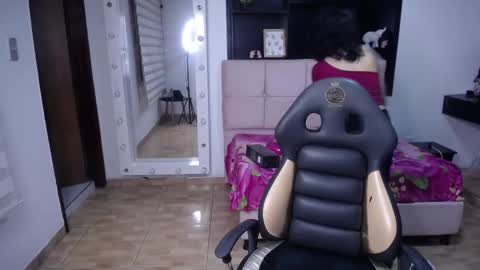 lynn_turner_ online show from 29, 3, 2026