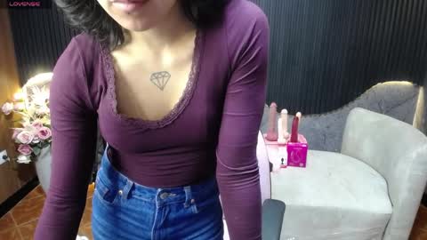 lynn_turner_ online show from 12, 4, 2026