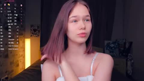 Cozy Lynns room online show from 16, 1, 2026