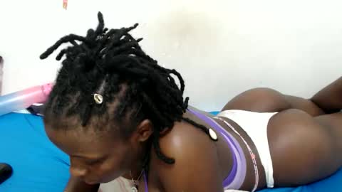 Snapshot of lynnesee chatting on 23, 10, 2025 lyenne online show from 23, 10, 2025