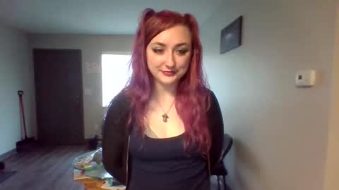 Lynn  online show from 28, 3, 2026