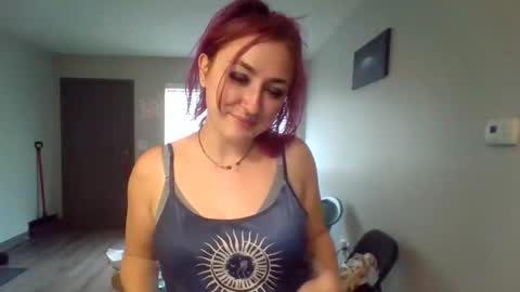 Lynn  online show from 13, 4, 2026