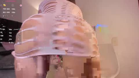 lynnsam_ online show from 5, 5, 2026