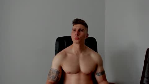 Snapshot of lyonel15 chatting on 4, 12, 2025 Lyonel online show from 4, 12, 2025