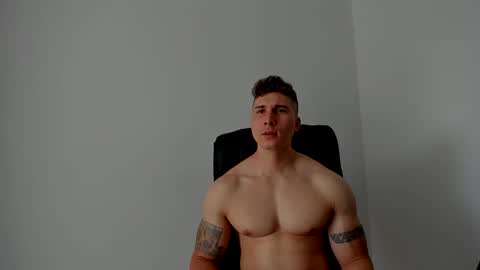 Snapshot of lyonel15 chatting on 5, 12, 2025 Lyonel online show from 5, 12, 2025