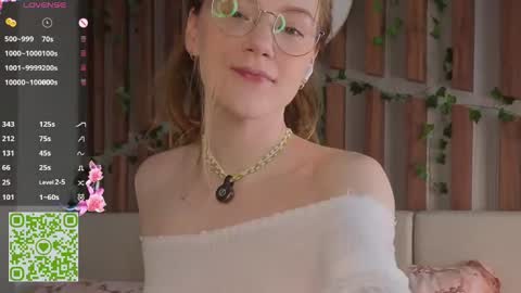 Snapshot of lyra_thenymph chatting on 27, 5, 2026 Lyra online show from 27, 5, 2026