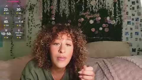 Snapshot of lyracovee chatting on 21, 7, 2026 Lyra online show from 21, 7, 2026
