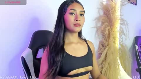 Snapshot of lyralux10 chatting on 18, 11, 2025 lyralux10 online show from 18, 11, 2025