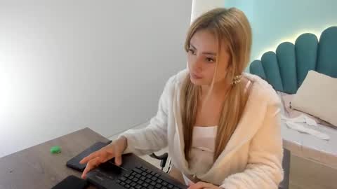 lysayrise online show from 25, 1, 2025