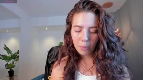 Snapshot of lyssa_muller chatting on 19, 12, 2024 Lyssa Everyday From 0700 to 1630 Col Time online show from 19, 12, 2024