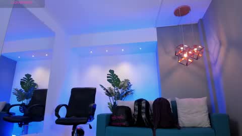 Snapshot of lyssa_muller chatting on 14, 2, 2025 Lyssa Everyday From 0700 to 1630 Col Time online show from 14, 2, 2025