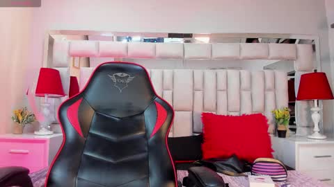 Lizzy smith  online show from 16, 9, 2025