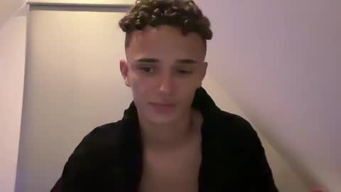 Snapshot of lz_britboy chatting on 5, 3, 2025  NEW   Leo  lz britboy online show from 5, 3, 2025