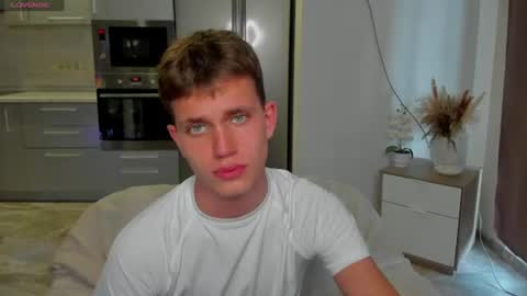 m0neyken_ online show from 4, 8, 2026