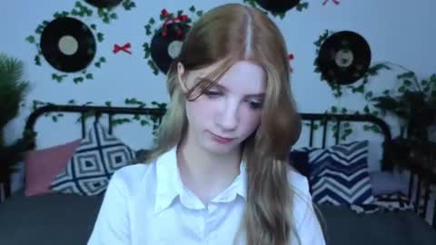 Snapshot of m1aforever chatting on 8, 7, 2026 catch me on tue 10am-5pm wed 3am-10am fri 3am-5pm sat 10am-5pm sun 10am-5pm online show from 8, 7, 2026