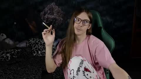 Snapshot of m1shq chatting on 4, 3, 2025 m1shq online show from 4, 3, 2025