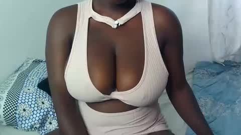 Snapshot of m_tits3 chatting on 10, 9, 2025 m_tits3 online show from 10, 9, 2025