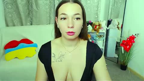 Snapshot of m_vikki chatting on 7, 6, 2026 Vikki online show from 7, 6, 2026