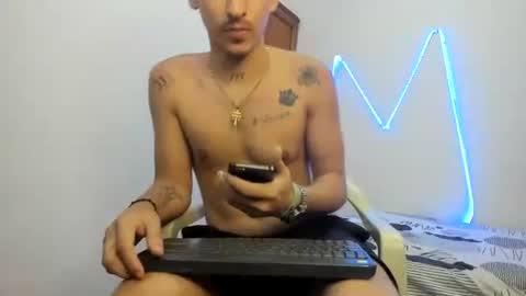 Snapshot of maaster420 chatting on 8, 11, 2025 itgram pezlo josue online show from 8, 11, 2025