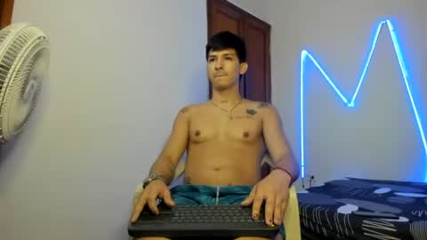 Snapshot of maaster420 chatting on 18, 11, 2025 itgram pezlo josue online show from 18, 11, 2025